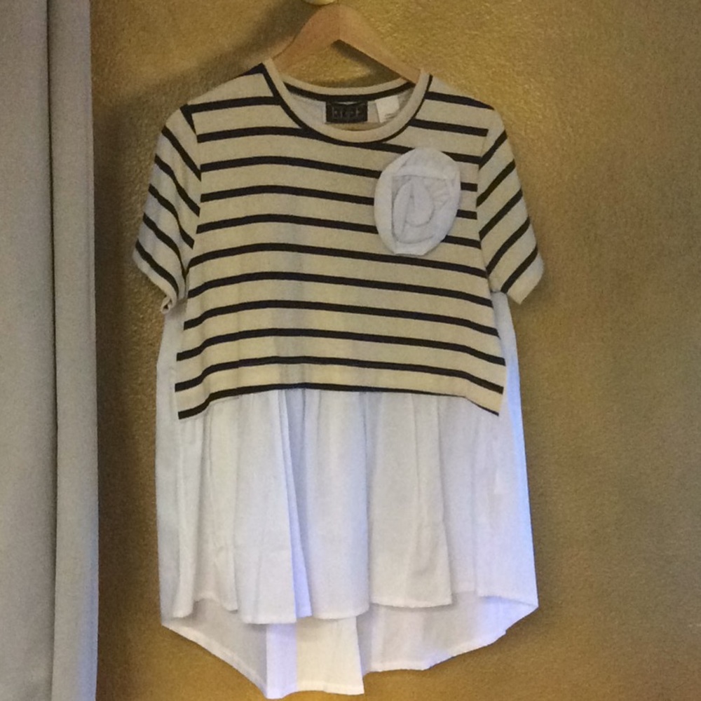 Blk & white 2 tone top